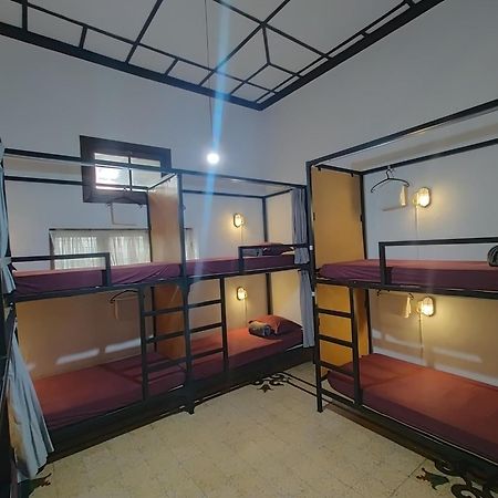 Semeru Hostel Malang (Adults Only) Zewnętrze zdjęcie