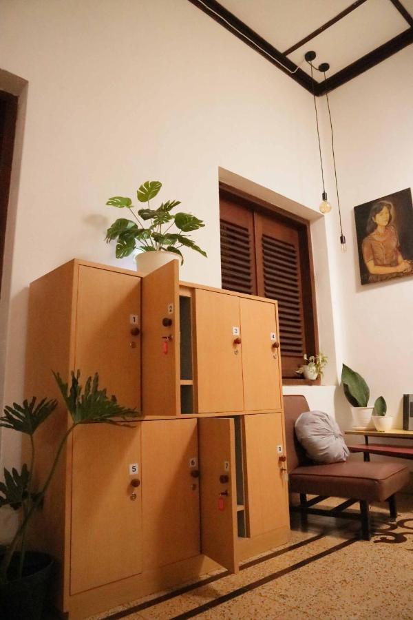 Semeru Hostel Malang (Adults Only) Zewnętrze zdjęcie