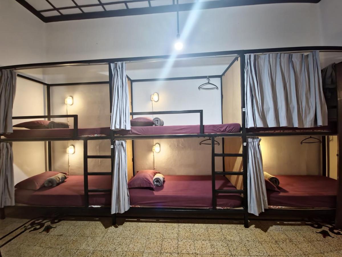Semeru Hostel Malang (Adults Only) Zewnętrze zdjęcie