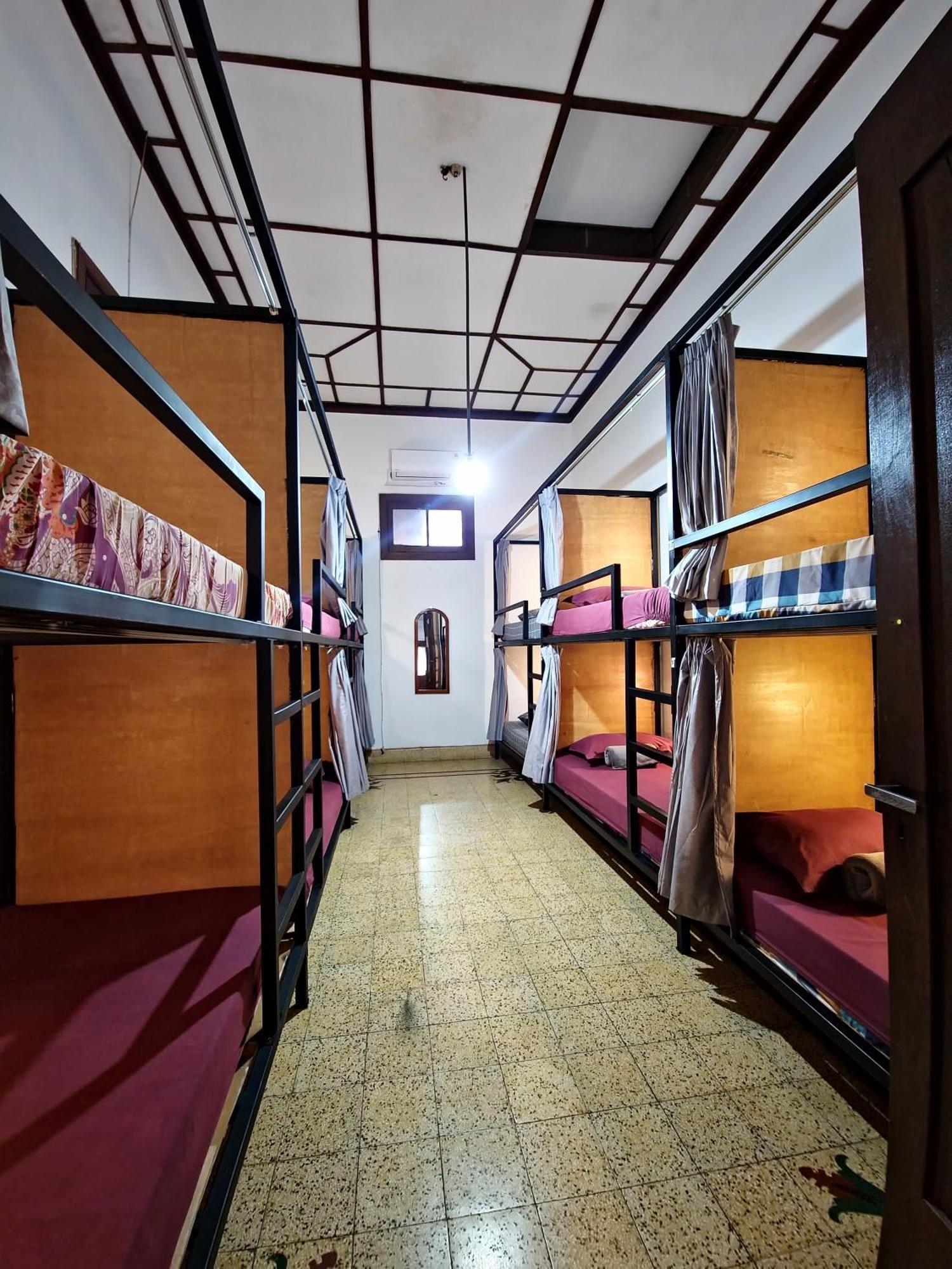 Semeru Hostel Malang (Adults Only) Zewnętrze zdjęcie
